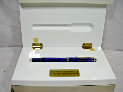 Nos pelikan blue - blue, ocean